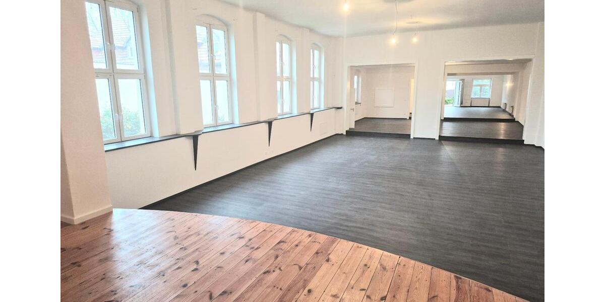 Einfamilienhaus Mittenwalde - 3 Zimmer, 332 m&sup2;, 2.324&euro; | Angebot:25858902