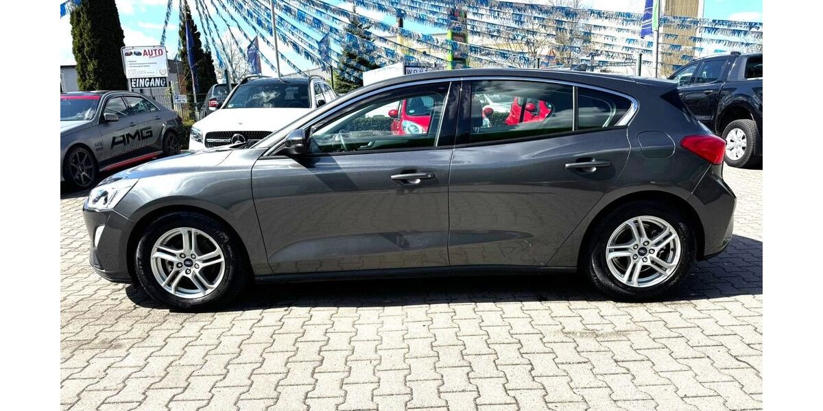 Ford Focus 31.581 km 11.490 &euro; Königs Wusterhausen - OT Niederlehme 15713