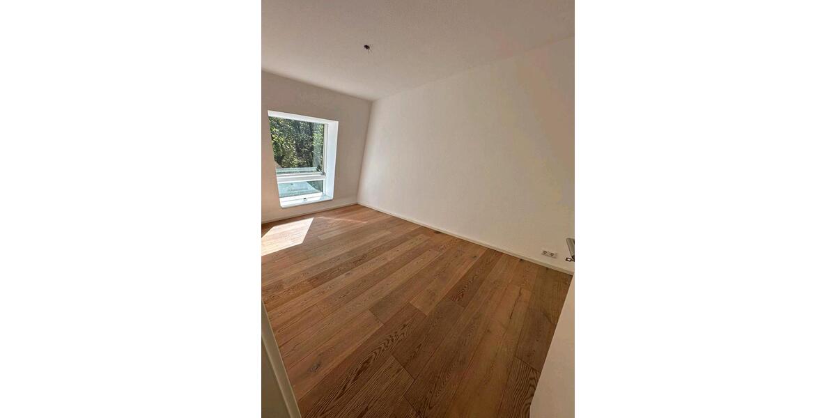 Dachgeschoßwohnung Velten - 3 Zimmer, 77 m&sup2;, 1.500&euro; | Angebot:26403569