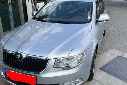 Skoda Superb 198.000 km 7.999 &euro; Berlin 12157