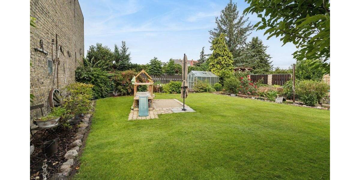 Großzügiges Stadthaus mit Gartenidylle & Pool - Raum für Familie und Generationen 9 zimmer