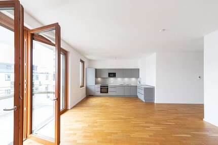 Wohnung Berlin Charlottenburg-Wilmersdorf - 3 Zimmer, 90 m&sup2;, 1.990&euro; | Angebot:26824645
