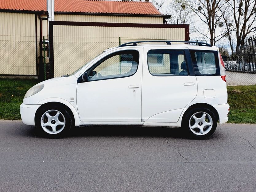 Toyota Yaris 146.556 km 1.800 € Berlin 13629