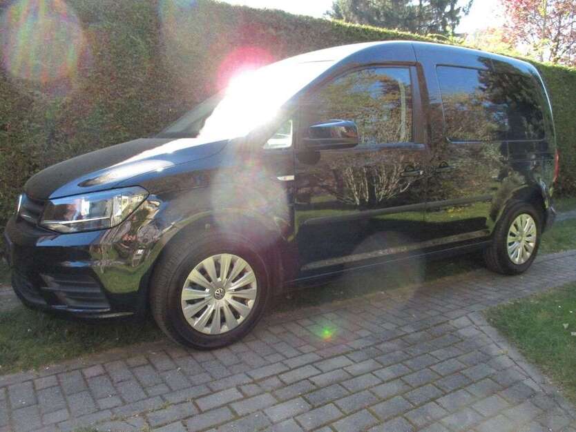 VW Caddy 129.999 km 17.499 € Berlin 13053