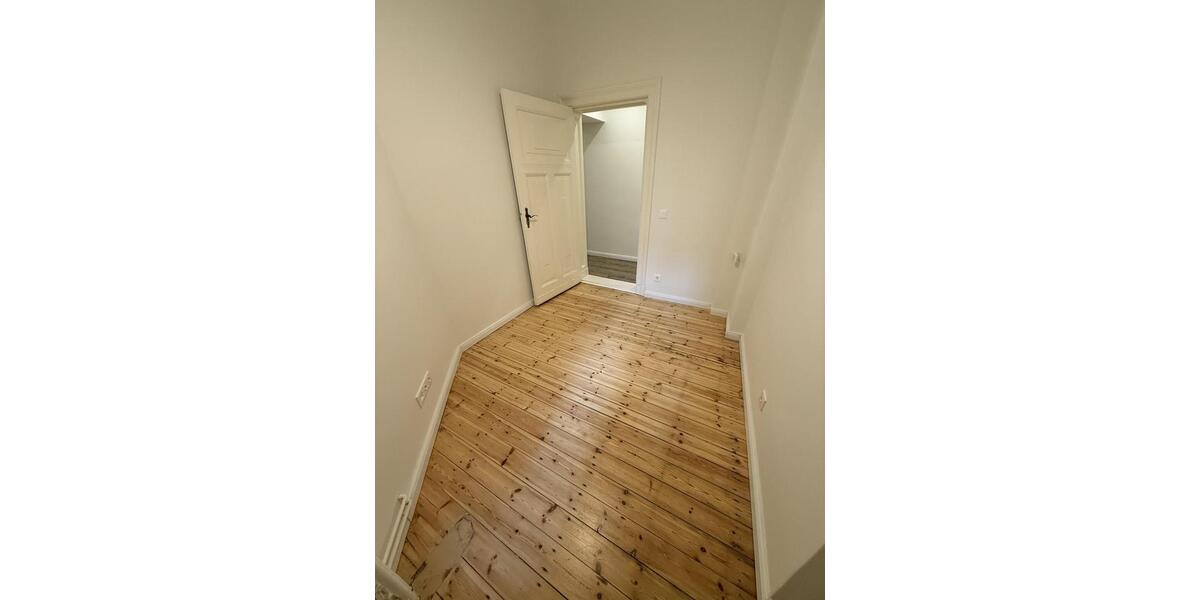 Erdgeschoßwohnung Berlin Charlottenburg-Wilmersdorf - 3 Zimmer, 95 m&sup2;, 1.850&euro; | Angebot:26223424