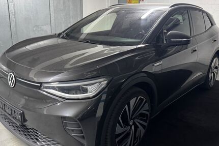 VW ID.4 92.999 km 23.999 &euro; Berlin 12099