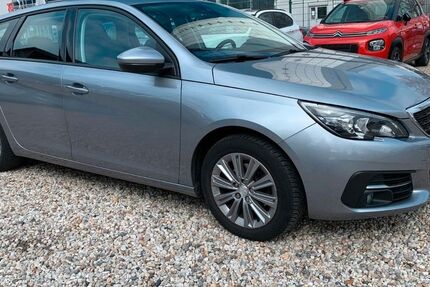 Peugeot 308 51.980 km 13.490 &euro; Berlin-Spandau 13597