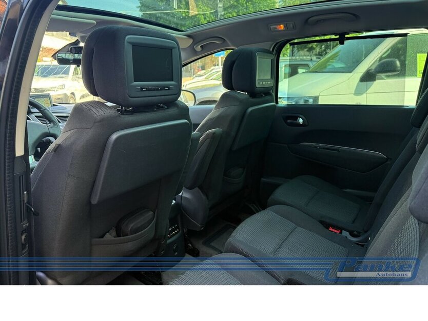 Peugeot 5008 1.6 155 THP Family plus*7Sitz*HUD*Pano*NAV* 143.915 km 7.980 € Berlin 13187
