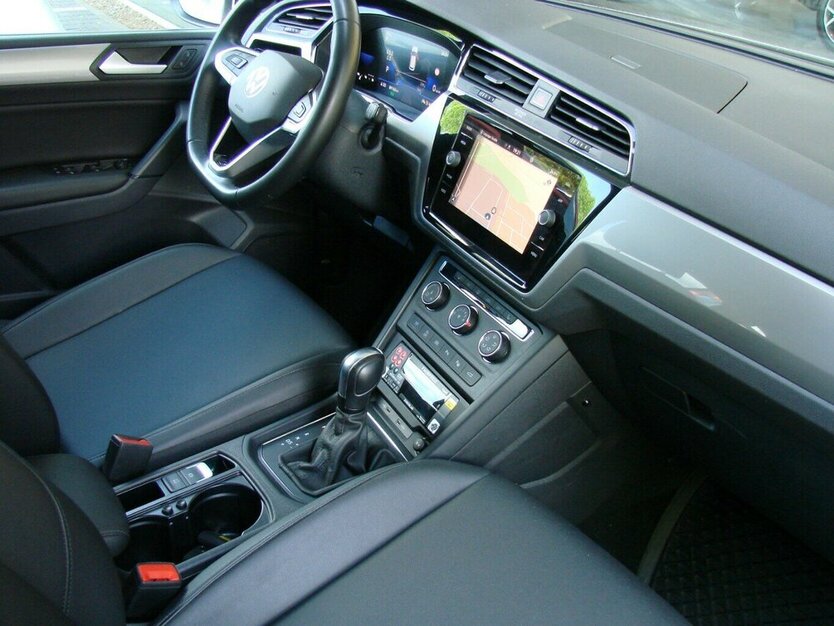 VW Touran 2.0TDI TAXI 7-Sitzer Leder Kamera AHK 89.165 km 27.980 € Falkensee 14612