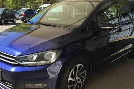 VW Touran 157.174 km 13.580 &euro; Berlin 10315