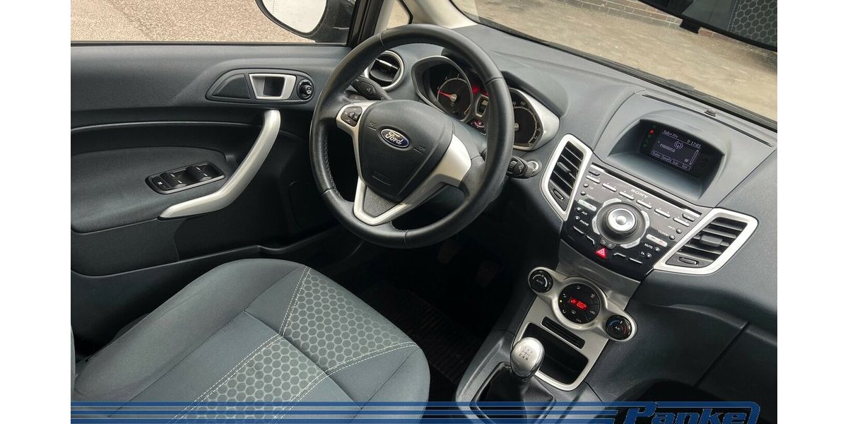 Ford Fiesta Titanium*Keyless*PDC*LED*Tel.*Chrom*GAS* 178.353 km 4.290 &euro; Berlin 13187