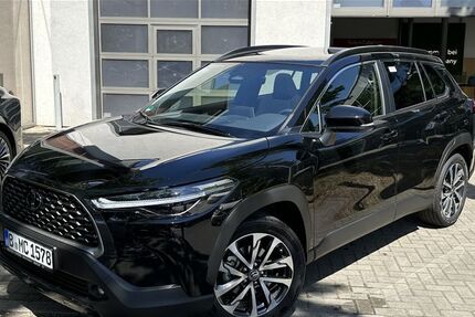 Toyota Corolla Cross 5.160 km 40.450 € Berlin 13403