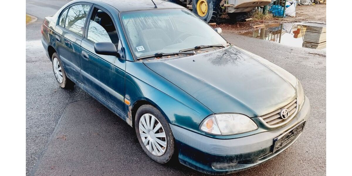 Toyota Avensis 169.878 km 990 &euro; Berlin 13629