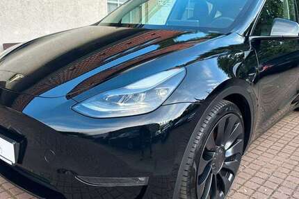 Tesla Model Y 47.601 km 43.975 € Berlin 13059