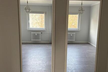 Wohnung Berlin Spandau - 4 Zimmer, 90 m&sup2;, 1.800&euro; | Angebot:26539511