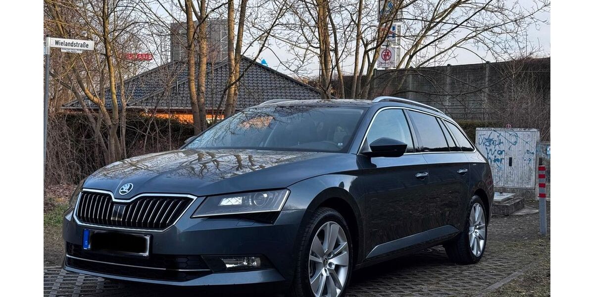 Skoda Superb 211.732 km 12.599 &euro; Teltow 14513