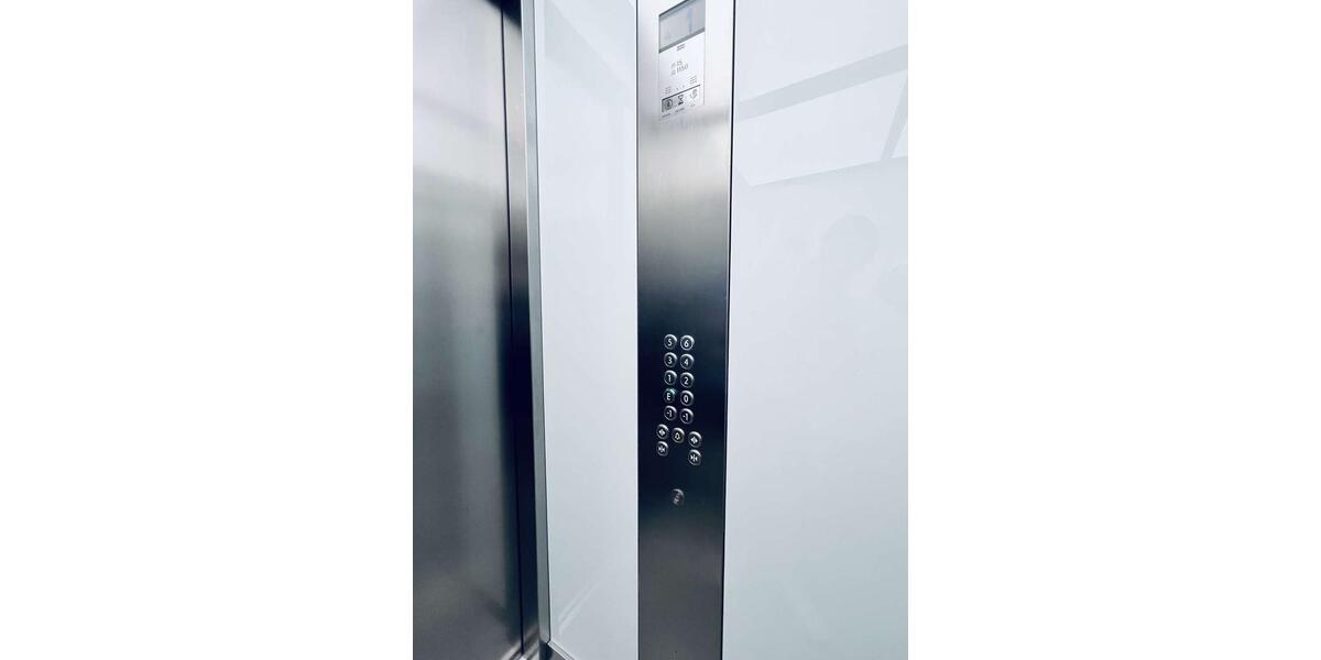 Dachgeschoßwohnung Berlin Tempelhof-Schöneberg - 2 Zimmer, 83 m&sup2;, 2.280&euro; | Angebot:25349709