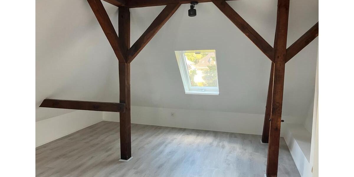 Dachgeschoßwohnung Berlin Steglitz-Zehlendorf - 3 Zimmer, 75 m&sup2;, 1.500&euro; | Angebot:23214810