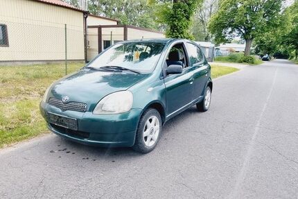 Toyota Yaris 117.656 km 1.950 &euro; Berlin 13629