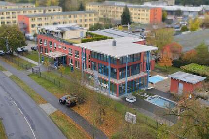 Vielseitiges Wohn- und Geschäftshaus mit großem Nutzungspotenzial in Hennigsdorf 2 zimmer