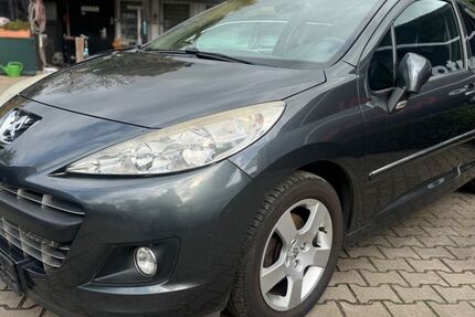 Peugeot 207 158.000 km 690 &euro; Hoppegarten Hönow 15366