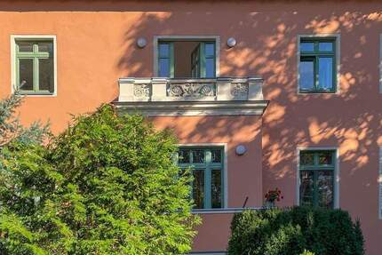 Schöne modernisierte Altbauwohnung in der Jägervorstadt 2 zimmer