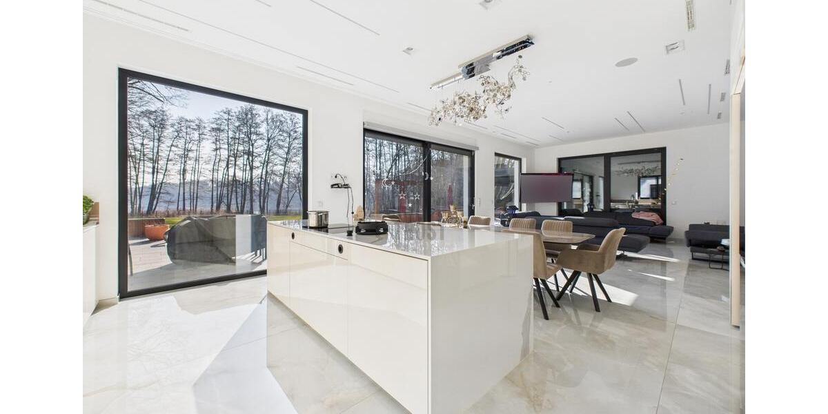 DAS BESTE AUS ZWEI WELTEN – STADTNÄHE & SEEROMANTIK IN EINEM ZUHAUSE 7 zimmer