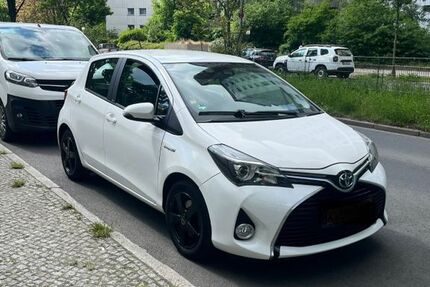 Toyota Yaris 103.677 km 9.999 &euro; berlin 10179