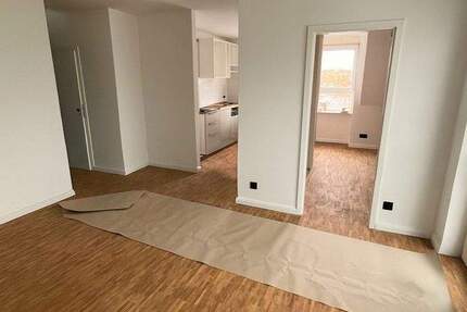 2 Zimmer, sanierte, helle Wohnung mit Wintergarten 2 zimmer