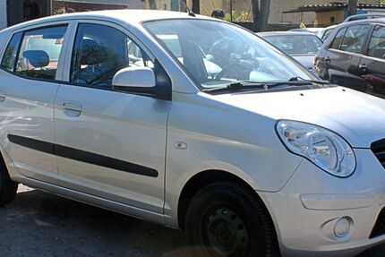 Kia Picanto 136.300 km 2.499 &euro; Berlin 13057