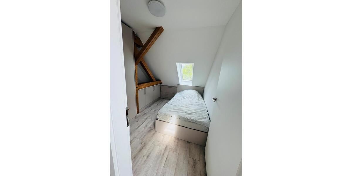 Dachgeschoßwohnung Berlin Spandau - 3 Zimmer, 56 m&sup2;, 1.600&euro; | Angebot:26441938