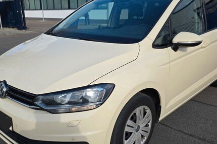 VW Touran 309.000 km 8.800 &euro; Berlin 12487