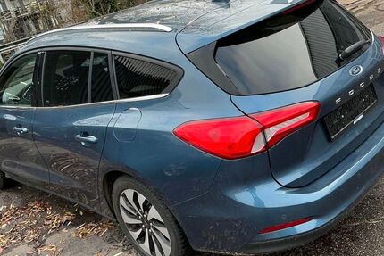 Ford Focus 83.200 km 9.500 &euro; Berlin 10829