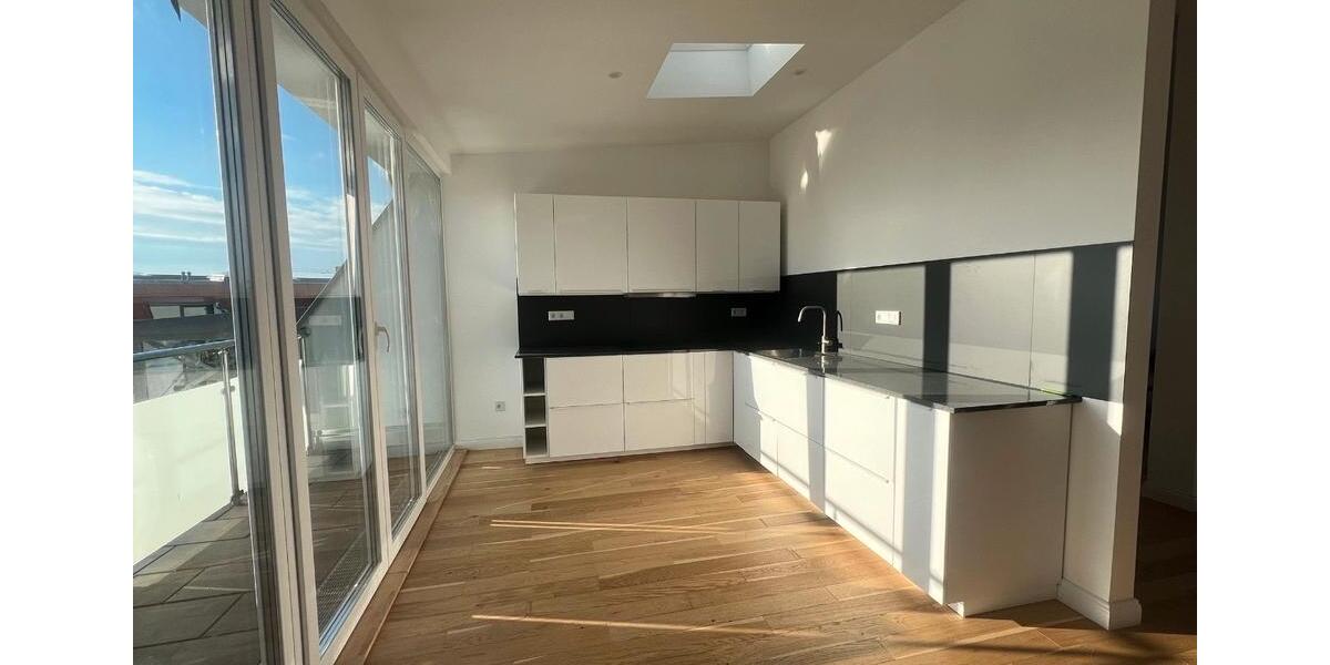 Dachgeschoßwohnung Berlin Mitte - 3.5 Zimmer, 155 m&sup2;, 2.850&euro; | Angebot:25904194