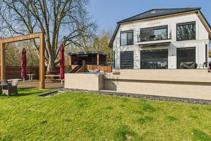 Haus zum Mieten in Mühlenbeck 5.000 € 320 m² 7.5 zimmer