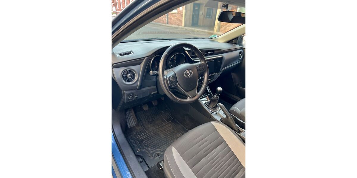 Toyota Auris 173.000 km 8.200 &euro; Berlin 13158