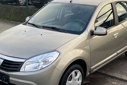 Dacia Sandero 159.000 km 2.490 &euro; Berlin 13597