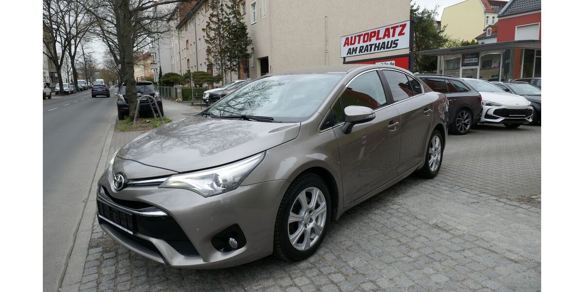 Toyota Avensis 74.488 km 13.499 &euro; Berlin-Tempelhof 12105