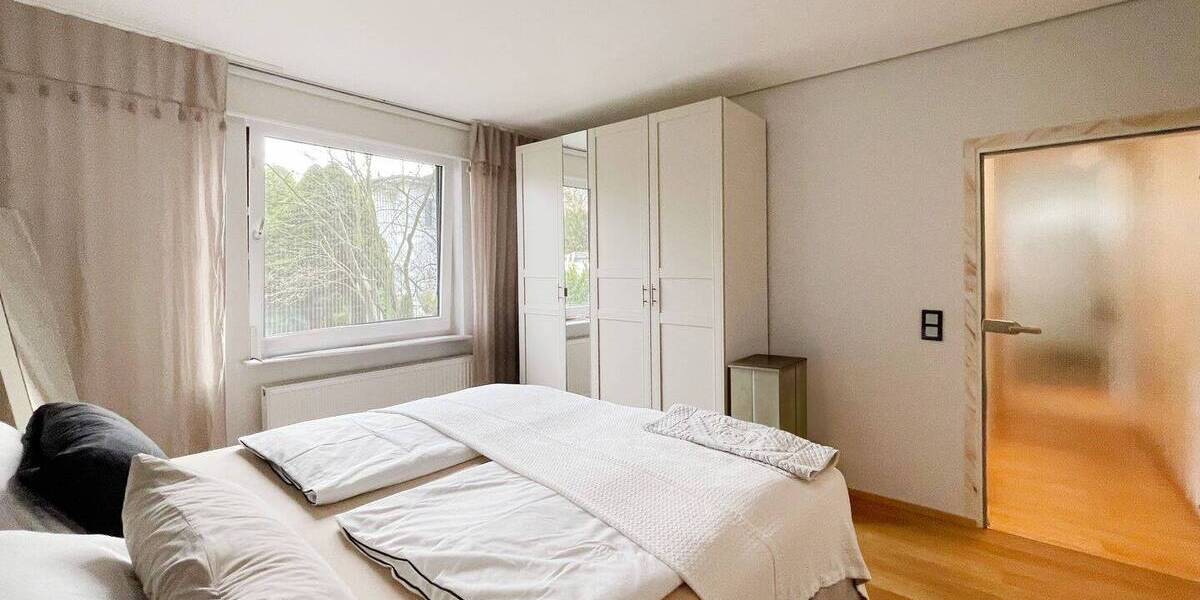 Bungalow Berlin Rudow - 4 Zimmer, 120 m&sup2;, 2.600&euro; | Angebot:26842147