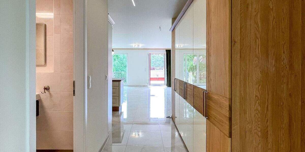 Etagenwohnung Berlin Lichterfelde - 5 Zimmer, 135 m&sup2;, 2.977&euro; | Angebot:25774576