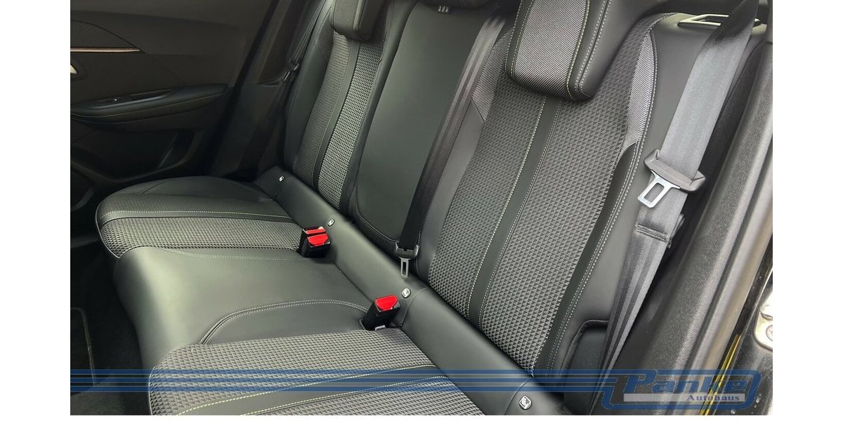 Peugeot 2008 GT 155 EAT8*Pano*LED*360°*TotWinkel*NAV* 36.726 km 19.990 &euro; Berlin 13187