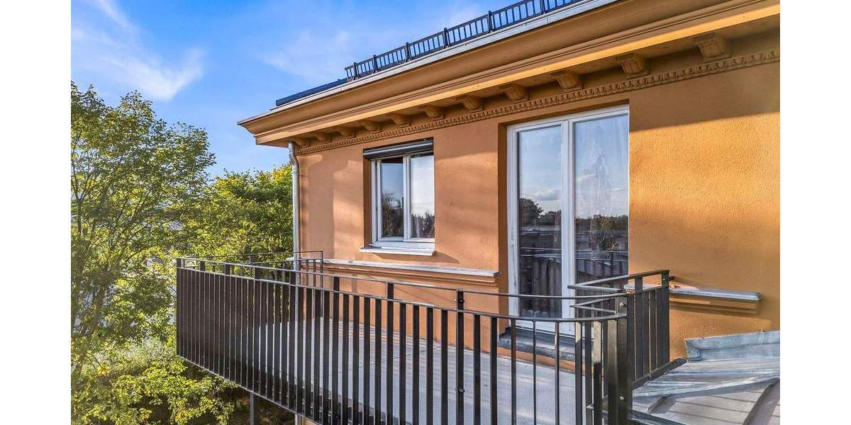 *** Hier wartet ein traumhaftes Penthouse zum Wohnen erweckt zu werden *** Der Schloßpark ist schon da !!! 3 zimmer