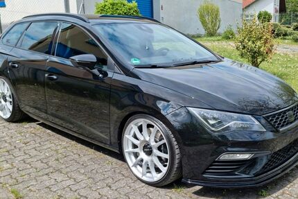 Seat Leon 45.497 km 21.900 &euro; Berlin 12619