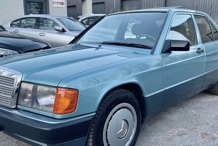 Mercedes-Benz 190 157.000 km 5.900 &euro; Berlin 12683