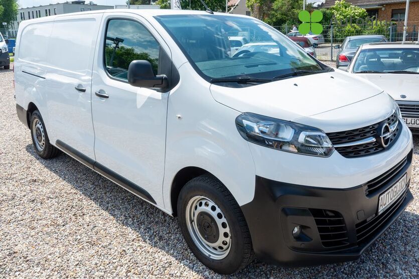 Opel Vivaro 70.000 km 19.490 € Berlin 12349