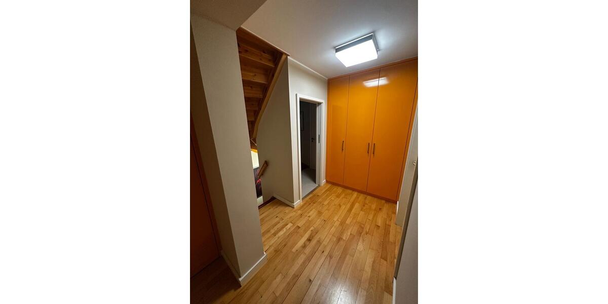 Doppelhaushälfte Wandlitz - 6 Zimmer, 300 m&sup2;, 2.000&euro; | Angebot:25720243