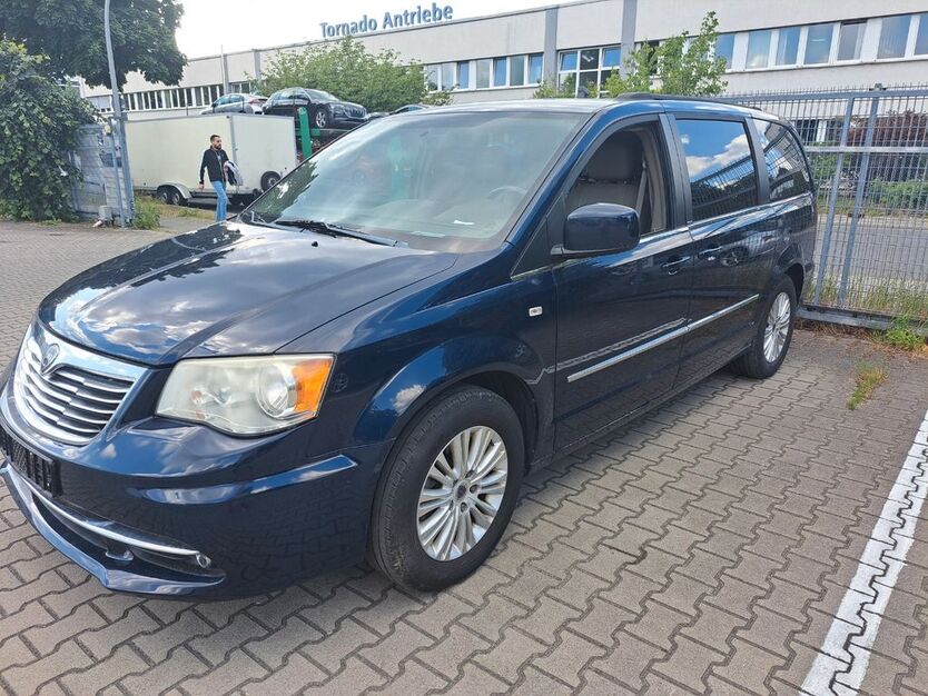 Lancia Voyager 240.000 km 8.500 € Berlin 13627