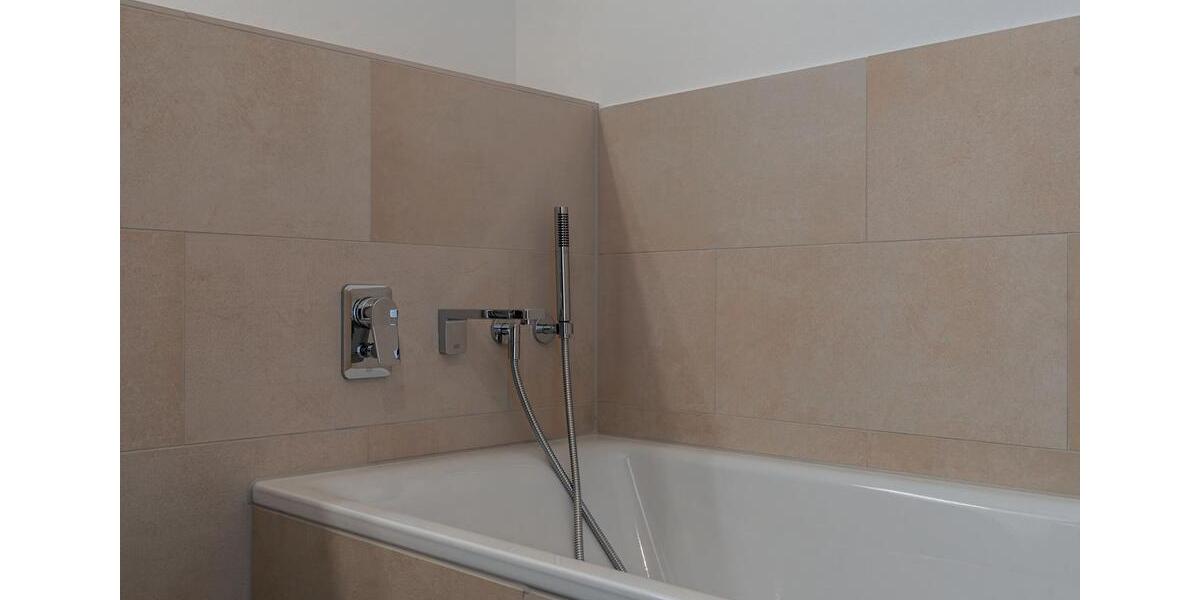 Etagenwohnung Berlin Tempelhof-Schöneberg - 2 Zimmer, 81 m&sup2;, 2.091&euro; | Angebot:26137074