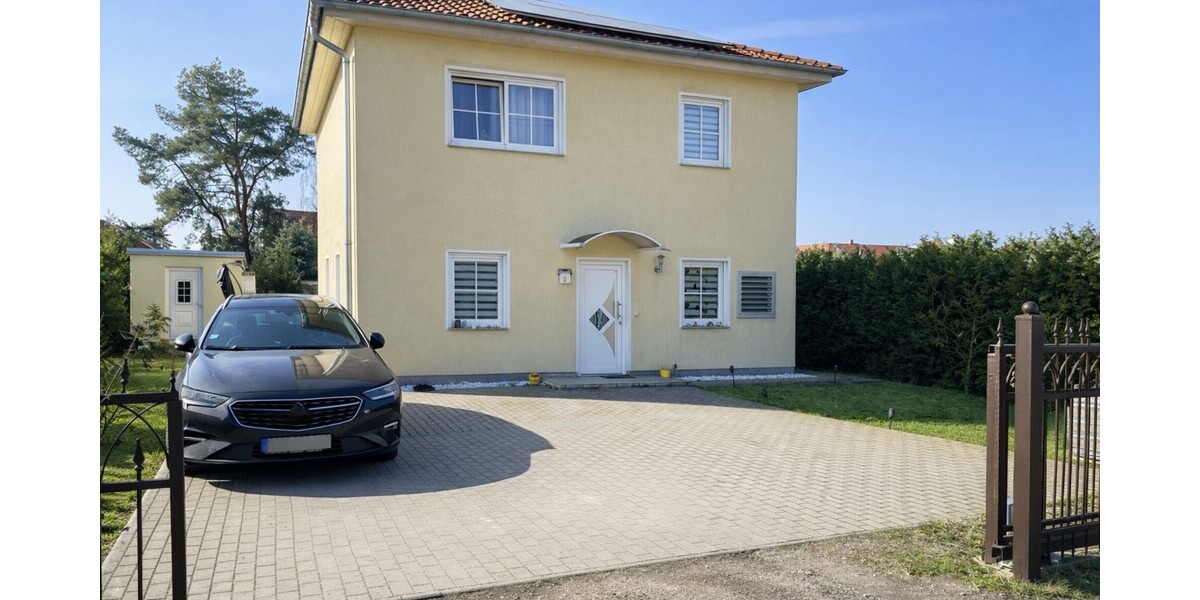 Berlin-Biesdorf: Stilvolle Stadtvilla auf 490 m² GST inkl. Terrasse & Garten in ruhiger Wohnlage ! - Einfamilienhaus Berlin / Biesdorf Biesdorf | Angebot:25871728