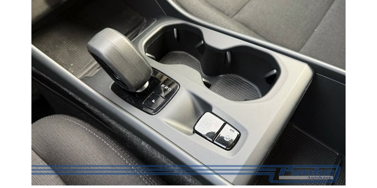 Volvo XC40 Essential 2WD 8G*LED*Virtuall*PDC*BT*Tempo* 15.156 km 25.990 &euro; Berlin 13187